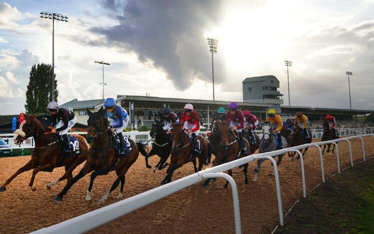 The Racing League returns to Southwell on Thursday August 29th as seven teams race to become the champions!